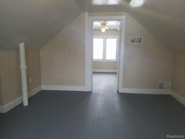 460 Nebraska Avenue, Pontiac, MI 48341
