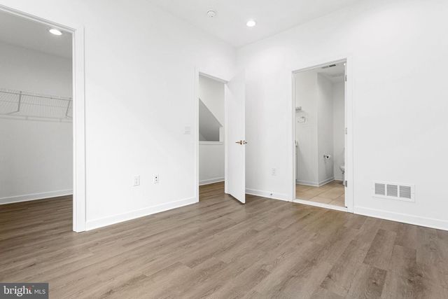 3121 BEACHVIEW LN, Philadelphia, PA 19125