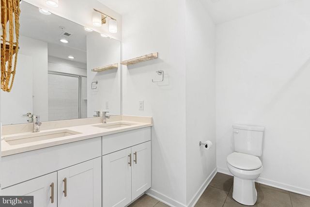 3121 BEACHVIEW LN, Philadelphia, PA 19125