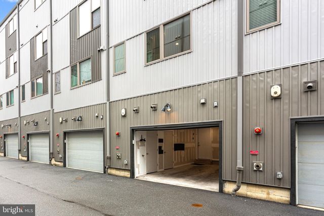 3121 BEACHVIEW LN, Philadelphia, PA 19125