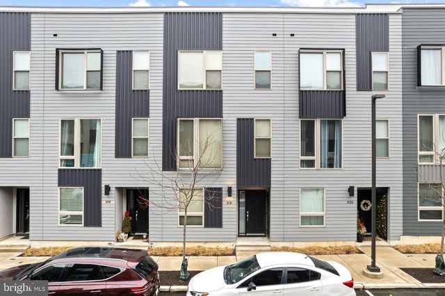 3121 BEACHVIEW LN, Philadelphia, PA 19125