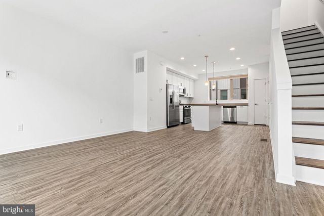 3121 BEACHVIEW LN, Philadelphia, PA 19125