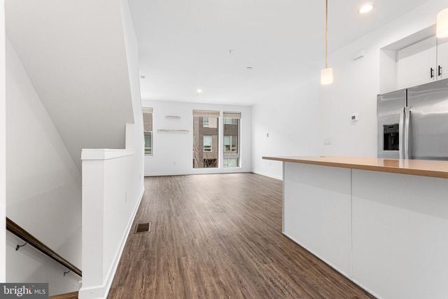 3121 BEACHVIEW LN, Philadelphia, PA 19125