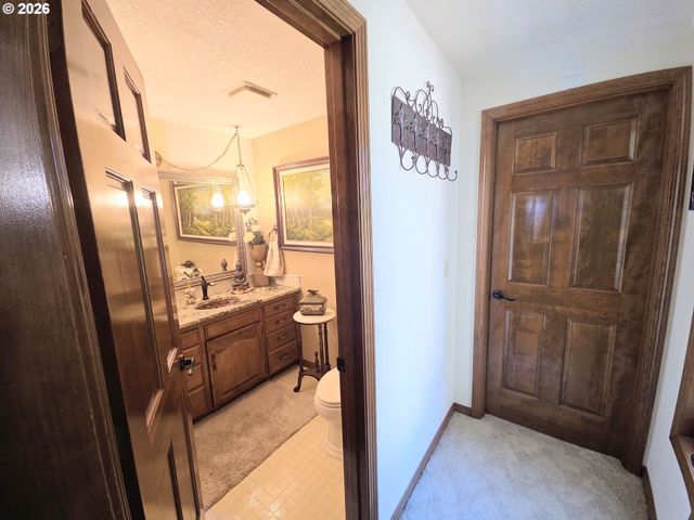 1283 35TH Ave Nw, Salem, OR 97304