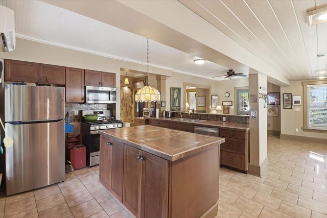 754 NE 2ND AVENUE, Crystal River, FL 34428