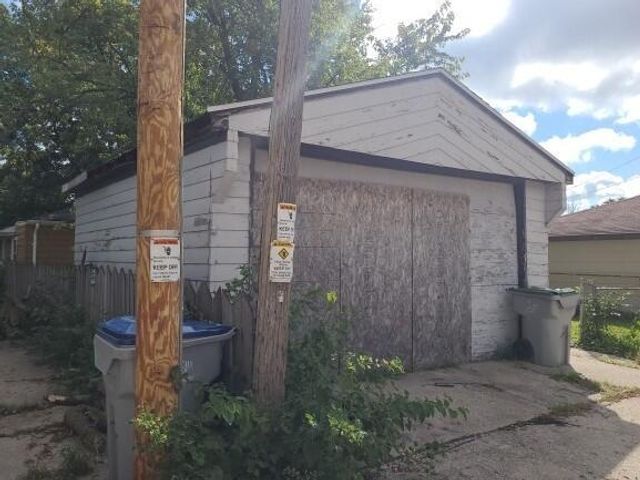 5955 N 79th STREET, Milwaukee, WI 53218