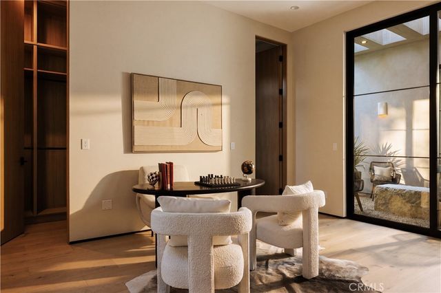 23338 Collins Street, Woodland Hills, CA 91367