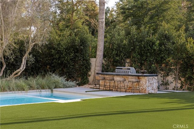 23338 Collins Street, Woodland Hills, CA 91367