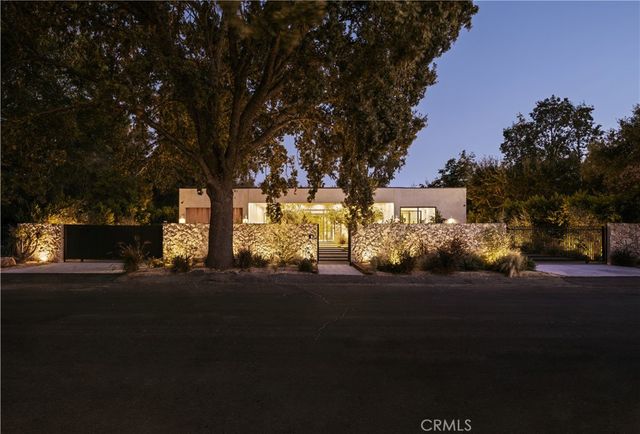 23338 Collins Street, Woodland Hills, CA 91367
