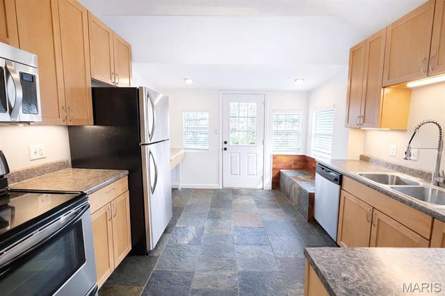 7615 Folk Avenue, Maplewood, MO 63143