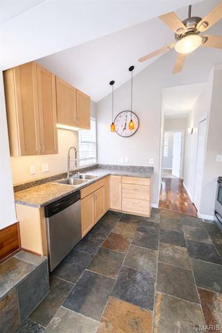 7615 Folk Avenue, Maplewood, MO 63143