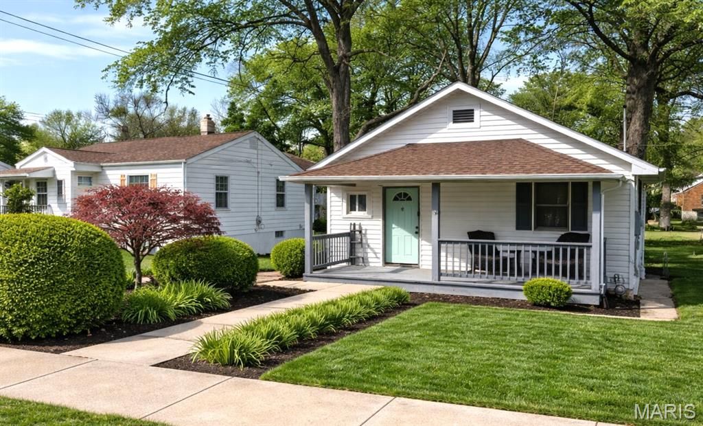 7615 Folk Avenue, Maplewood, MO 63143