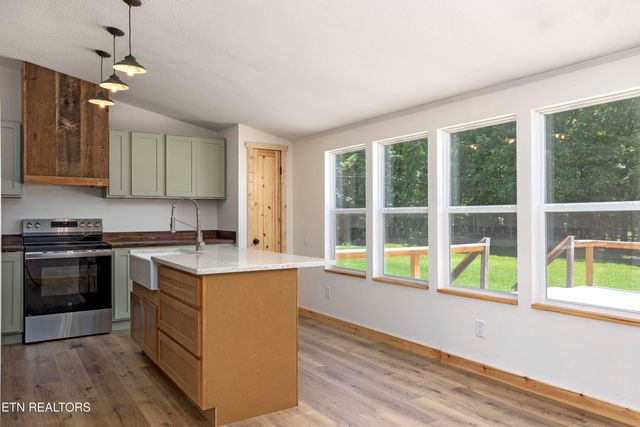 435 Stump Hollow Rd, Spring City, TN 37381