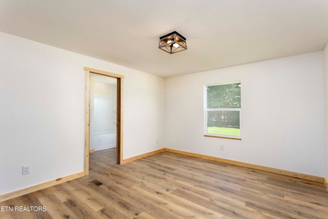 435 Stump Hollow Rd, Spring City, TN 37381
