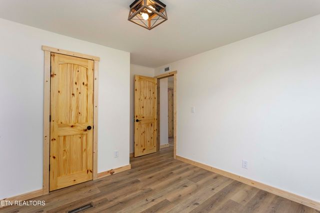 435 Stump Hollow Rd, Spring City, TN 37381