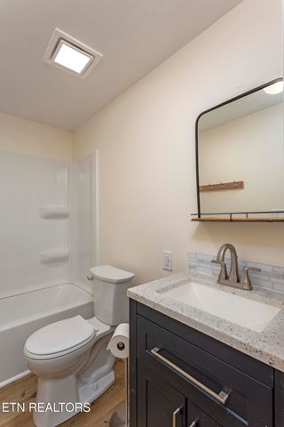 435 Stump Hollow Rd, Spring City, TN 37381