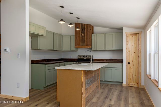 435 Stump Hollow Rd, Spring City, TN 37381