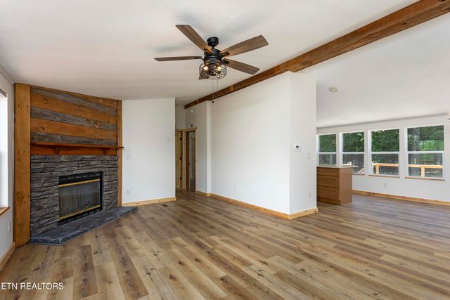 435 Stump Hollow Rd, Spring City, TN 37381