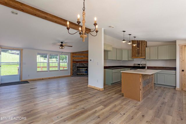 435 Stump Hollow Rd, Spring City, TN 37381