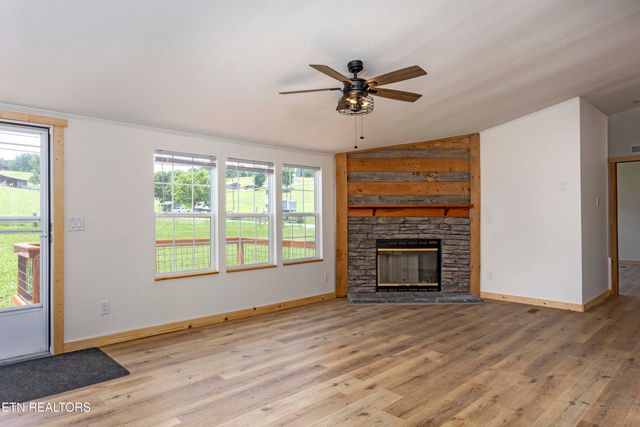 435 Stump Hollow Rd, Spring City, TN 37381