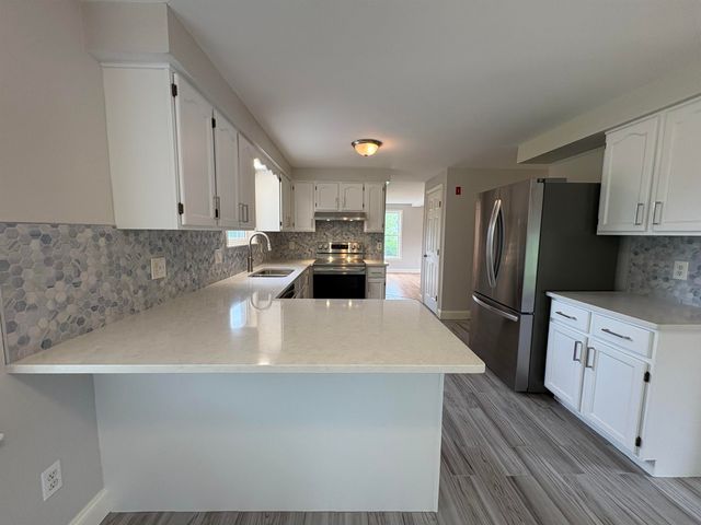 144 Old Derry Road, Londonderry, NH 03053