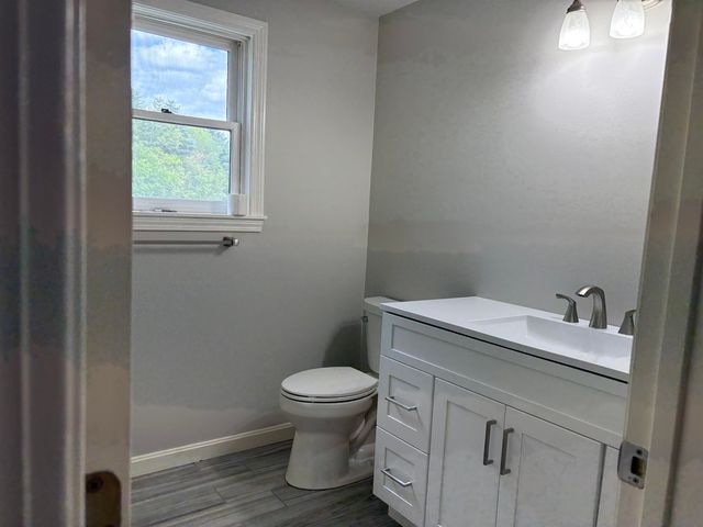 144 Old Derry Road, Londonderry, NH 03053