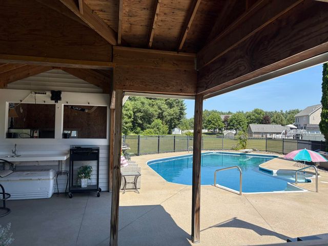 144 Old Derry Road, Londonderry, NH 03053