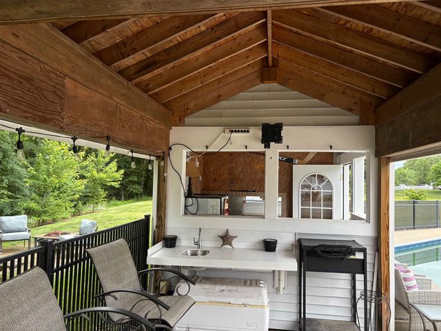 144 Old Derry Road, Londonderry, NH 03053