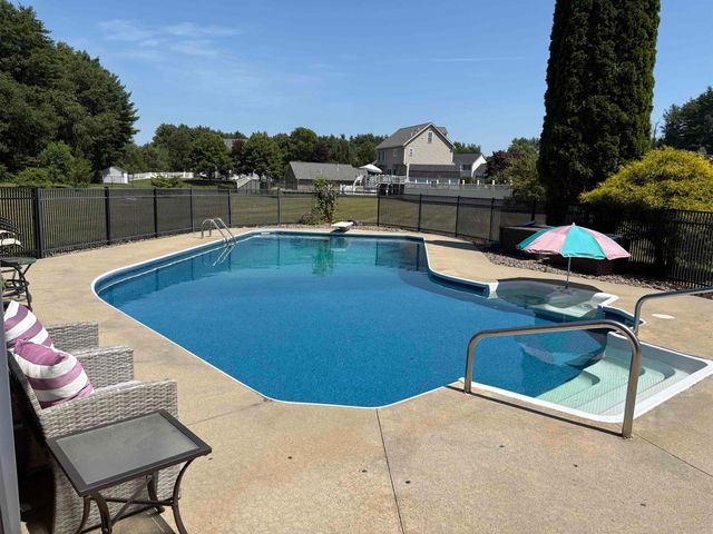 144 Old Derry Road, Londonderry, NH 03053