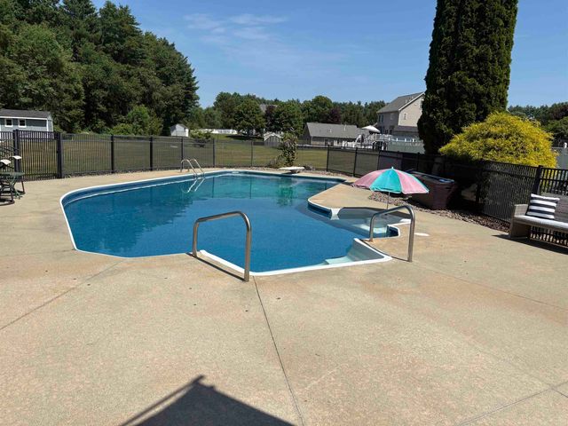 144 Old Derry Road, Londonderry, NH 03053