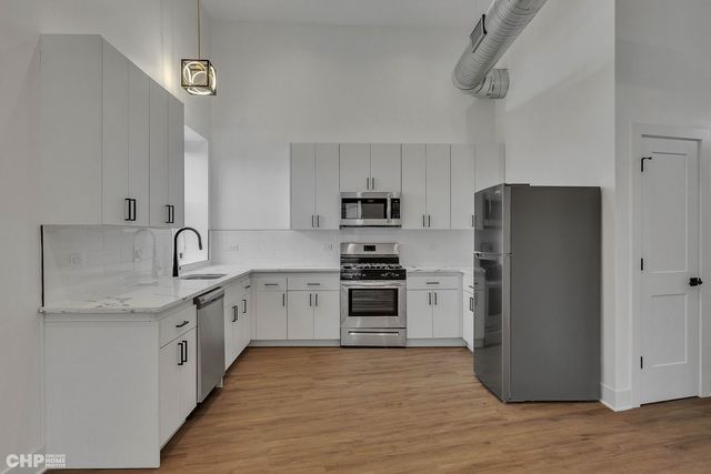 4731 N Western Avenue 201, Chicago, IL 60625