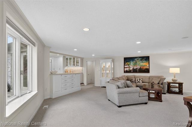 4233 N Willoway Estates Court, Bloomfield Hills, MI 48302