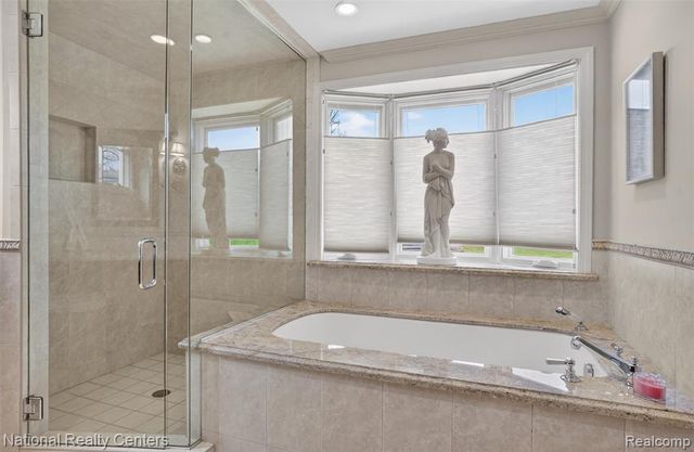 4233 N Willoway Estates Court, Bloomfield Hills, MI 48302