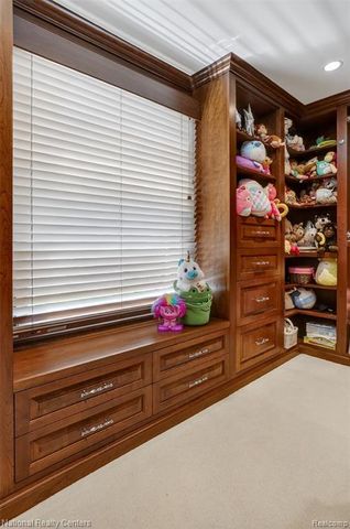 4233 N Willoway Estates Court, Bloomfield Hills, MI 48302