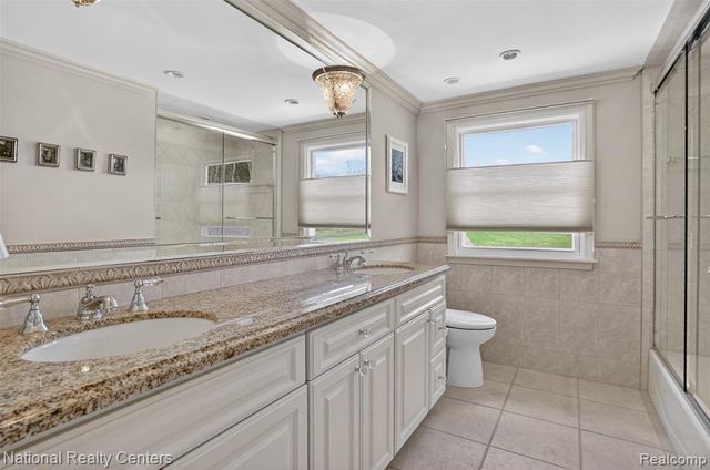 4233 N Willoway Estates Court, Bloomfield Hills, MI 48302