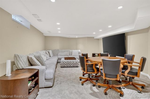 4233 N Willoway Estates Court, Bloomfield Hills, MI 48302