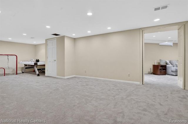 4233 N Willoway Estates Court, Bloomfield Hills, MI 48302