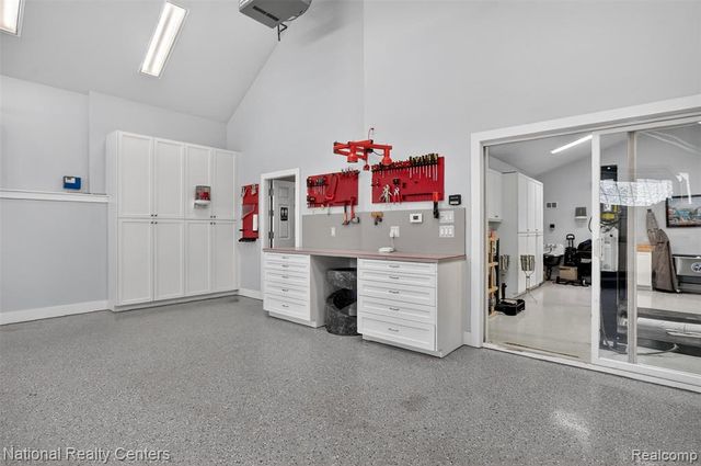 4233 N Willoway Estates Court, Bloomfield Hills, MI 48302