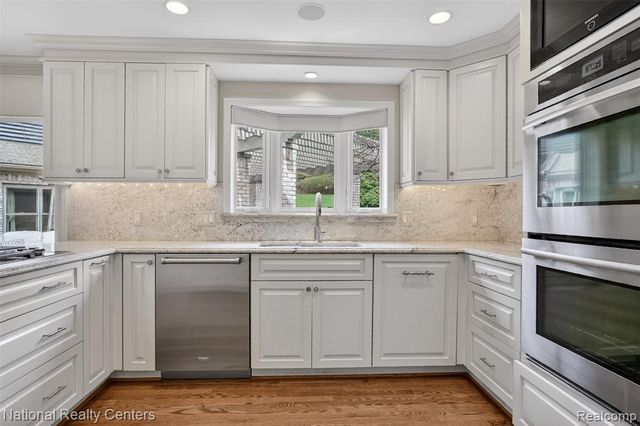 4233 N Willoway Estates Court, Bloomfield Hills, MI 48302