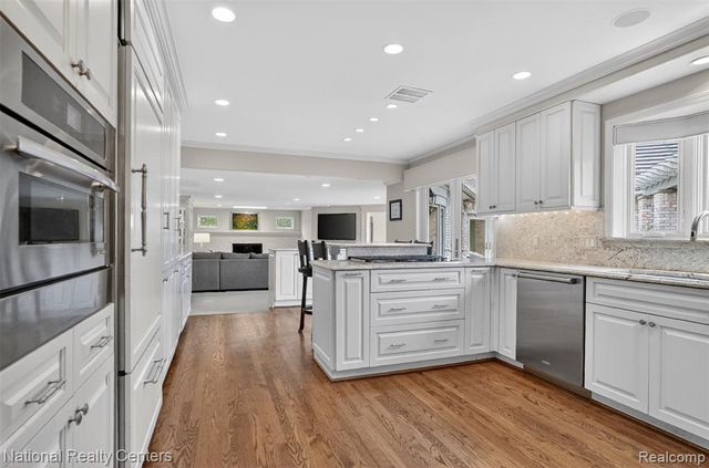 4233 N Willoway Estates Court, Bloomfield Hills, MI 48302