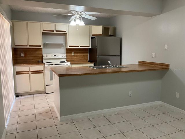 5282 CORAL COURT 620, Orlando, FL 32811