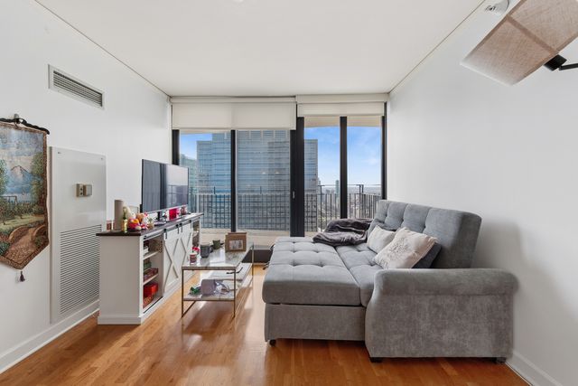 225 N Columbus Drive 6009, Chicago, IL 60601