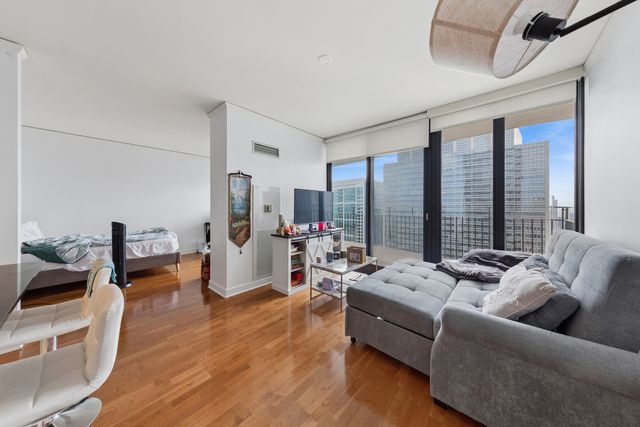 225 N Columbus Drive 6009, Chicago, IL 60601