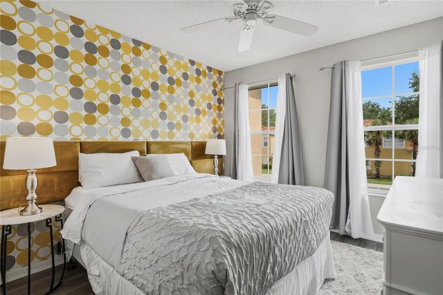 8564 CRYSTAL COVE LOOP, Kissimmee, FL 34747