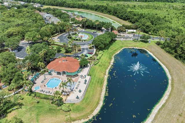 8564 CRYSTAL COVE LOOP, Kissimmee, FL 34747
