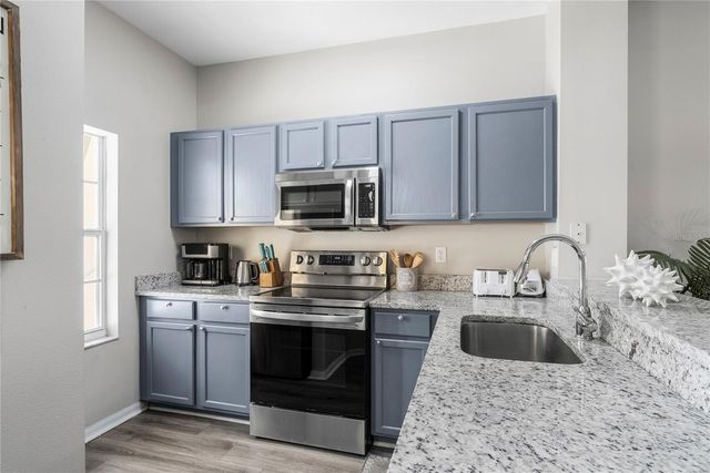 8564 CRYSTAL COVE LOOP, Kissimmee, FL 34747