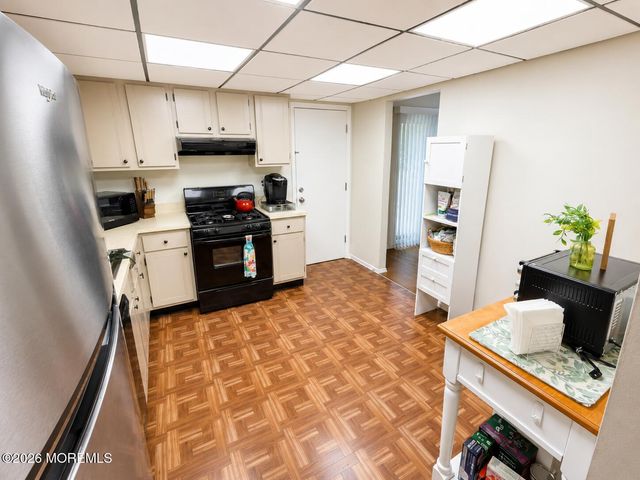 8 Seagull Lane, Howell, NJ 07731