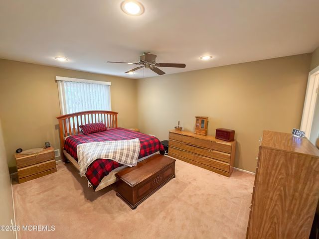 8 Seagull Lane, Howell, NJ 07731