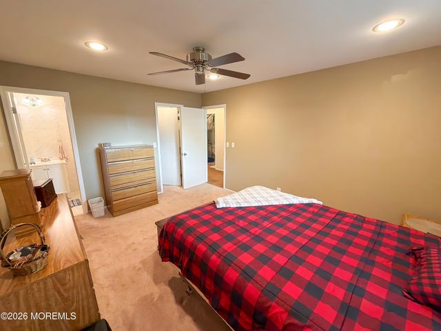 8 Seagull Lane, Howell, NJ 07731