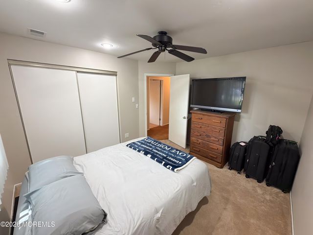 8 Seagull Lane, Howell, NJ 07731